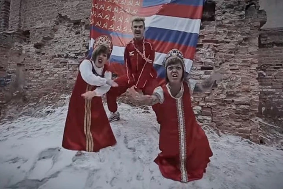 Илья Прусикин отреагировал на смерть Анны Кастельянос (справа). Фото: кадр с видео YouTUBE