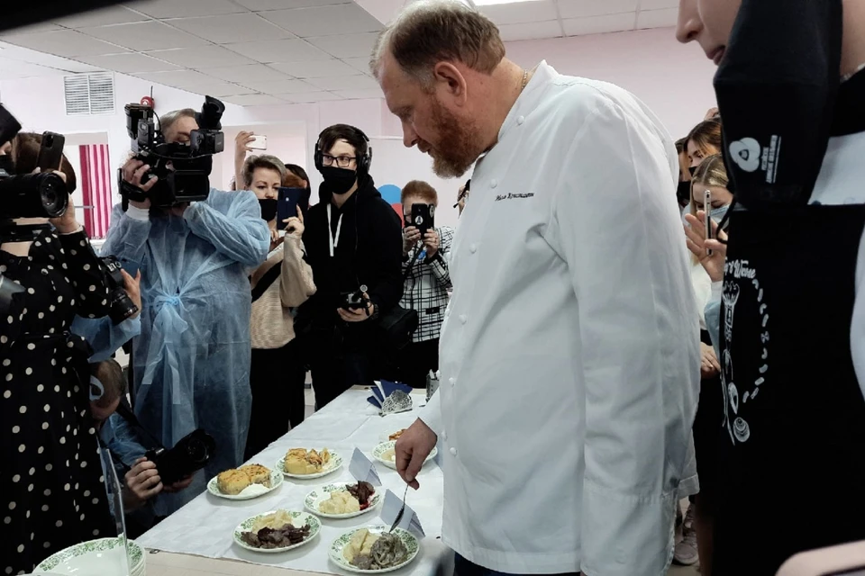 Константин Ивлев также представил в школе концепцию нового меню.