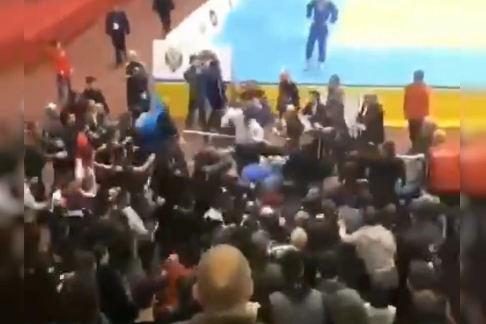 Кадр видео с места событий