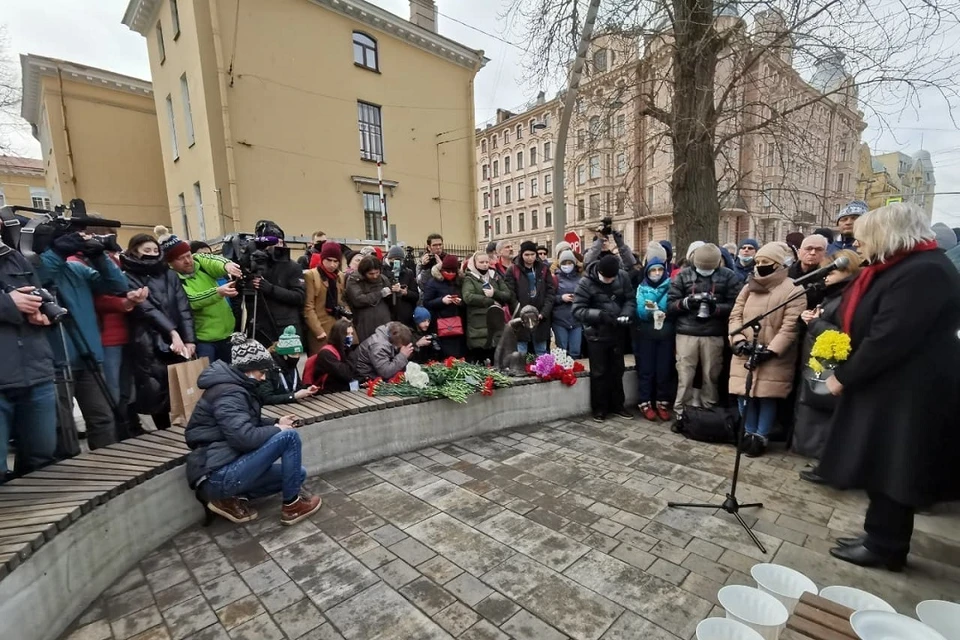 4 марта на набережной Карповки вновь собрались люди.