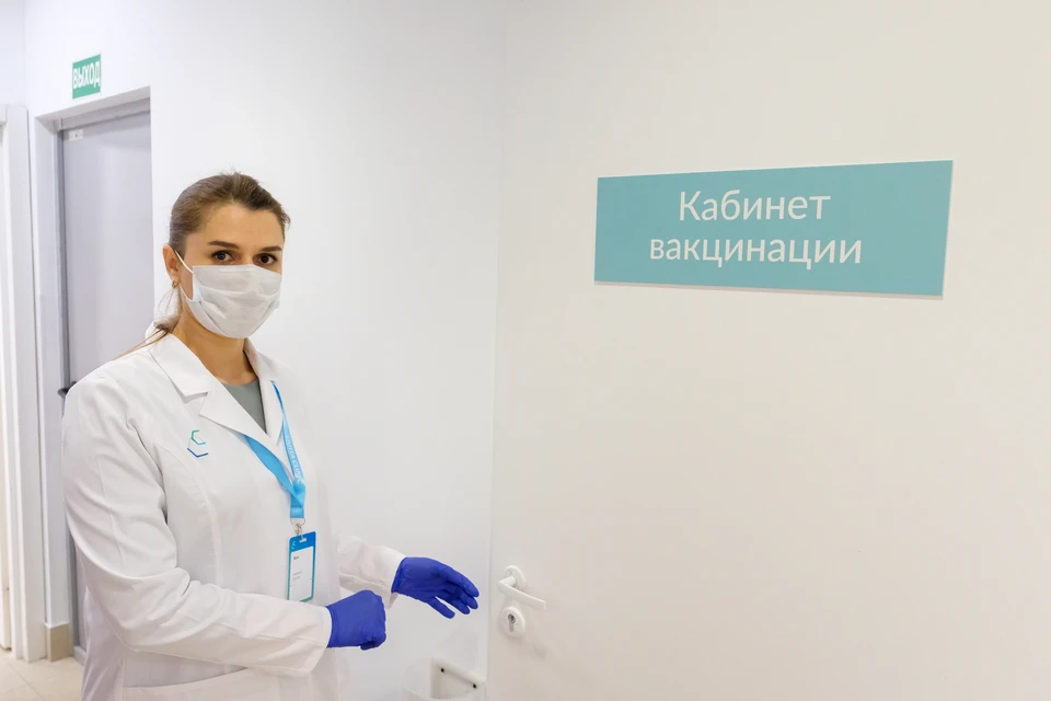 Пункты вакцинации от коронавируса продолжают закрываться в Санкт-Петербурге. Основная причина - нехватка препарата.