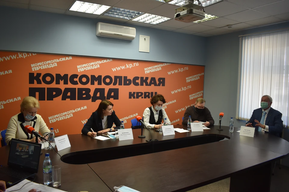Круглый стол с участием руководителей ведущих университетов региона, Южного научного центра РАН, банка «Центр-инвест».