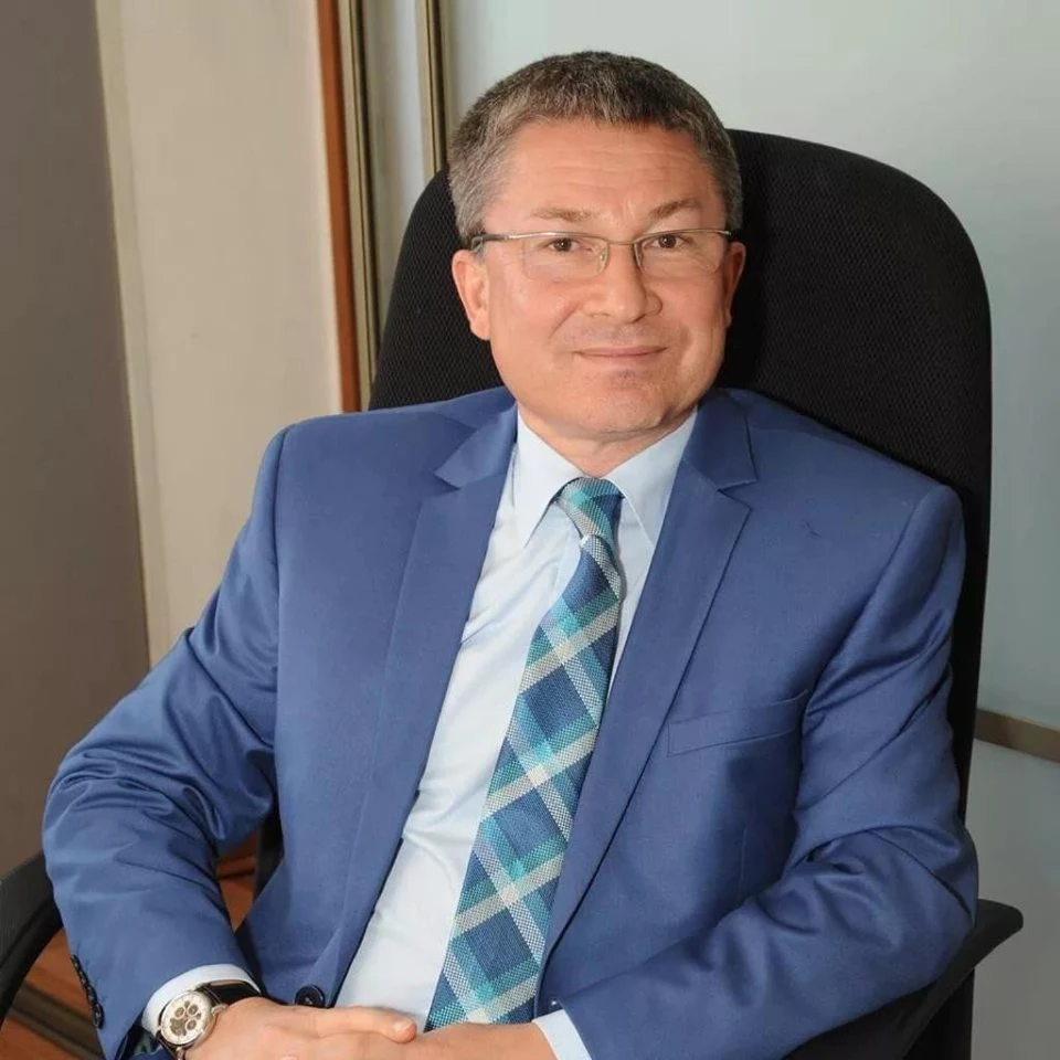 Олег Николаев, политолог