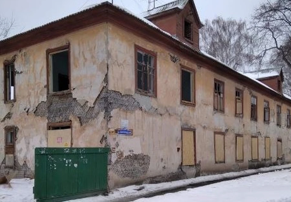 В Тюмени снесут аварийный дом 1951 года постройки на улице Волгоградской.