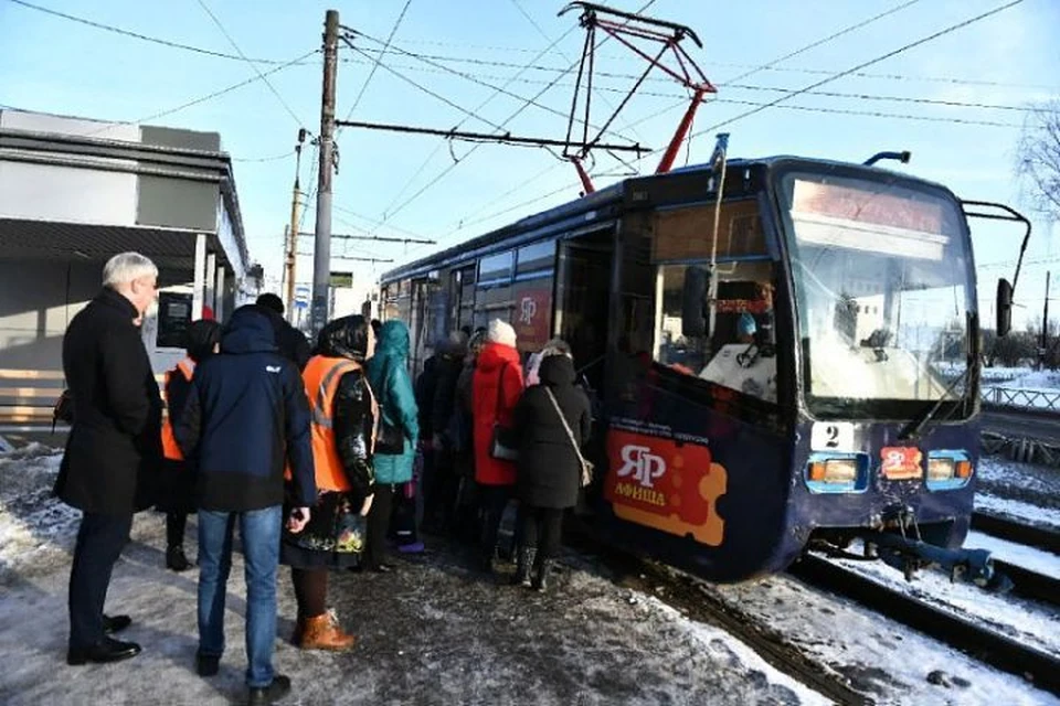 Вход в трамвай фото