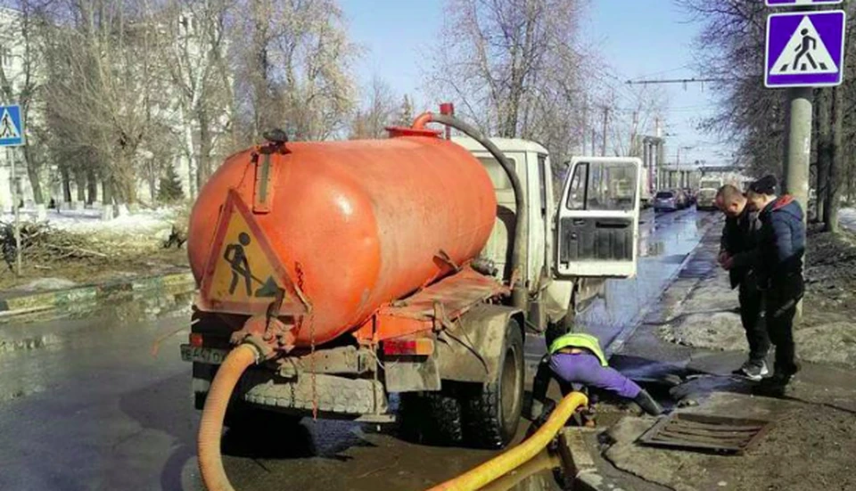Почти 3 тысячи кубометров талых вод откачали с улиц Нижнего Новгорода за сутки