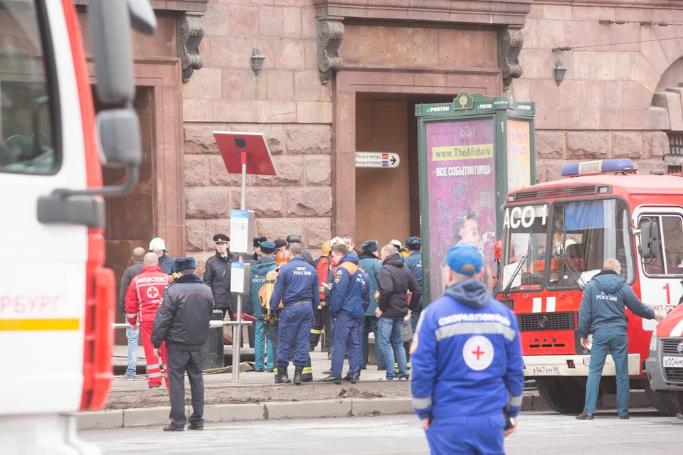 Взрыв в метро санкт петербурге 2017