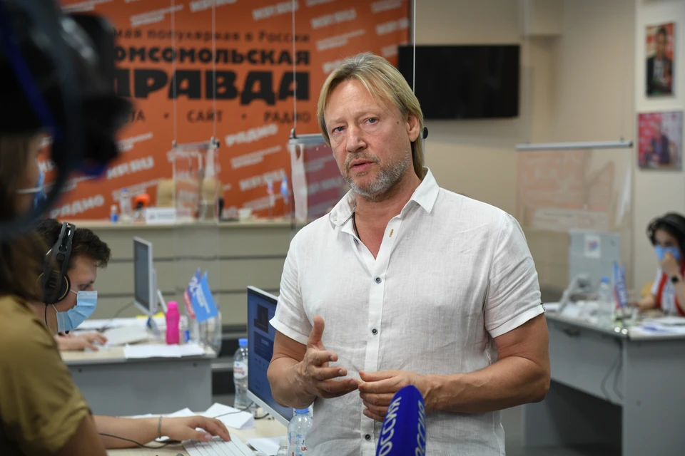 Возможно, в середине апреля в Калининград приедет главный гардемарин страны - Дмитрий харатьян.