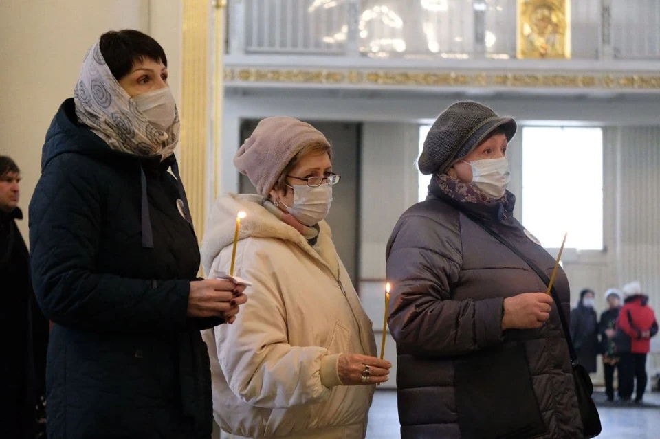 В Троицком соборе прошла панихида по погибшим в метро.