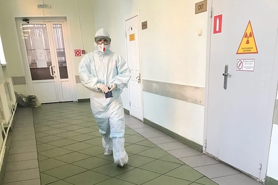 Сейчас перераспределяют лекарства из диагностического центра.