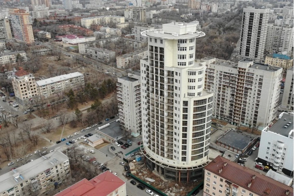 Строительство проблемного дома в центре Хабаровска возобновят по инициативе главы региона