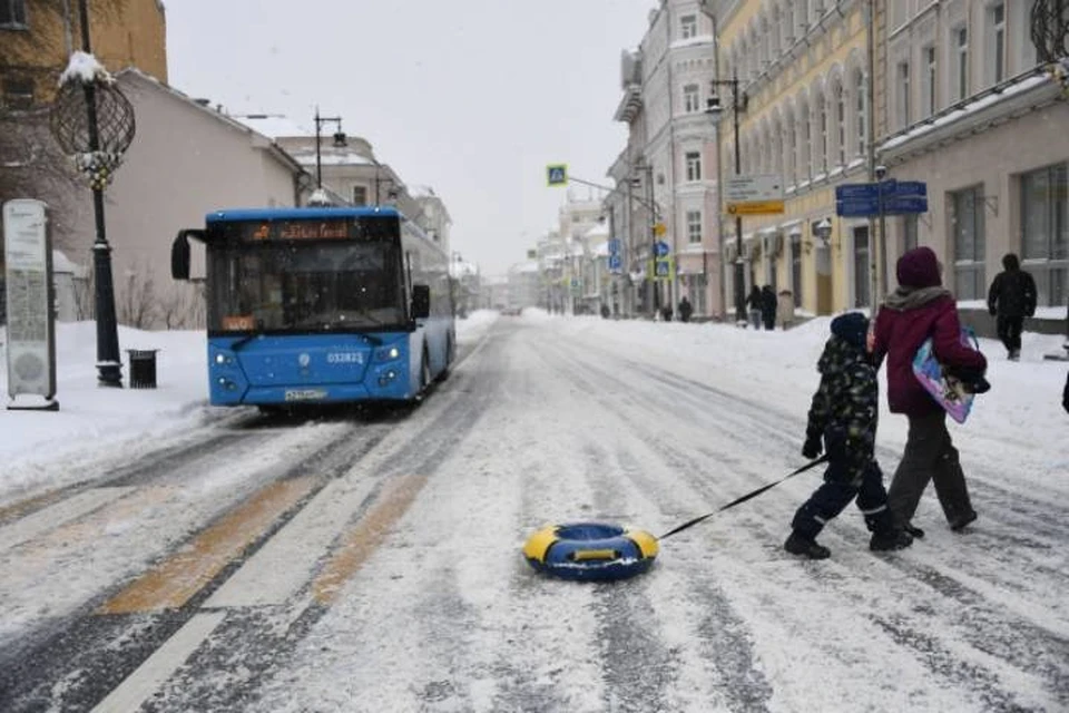 В Омутнинске на смену сгоревшим при пожаре автобусам поступили 4 новых .