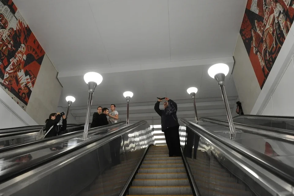 В Петербурге заменят светильники на центральных станциях метро.