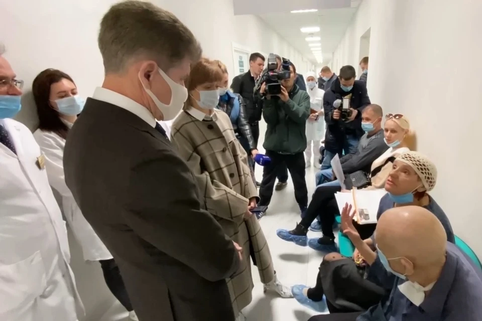 Губернатор Приморья посетил Приморский краевой онкологический диспансер. Скриншот видео: пресс-служба правительства Приморского края