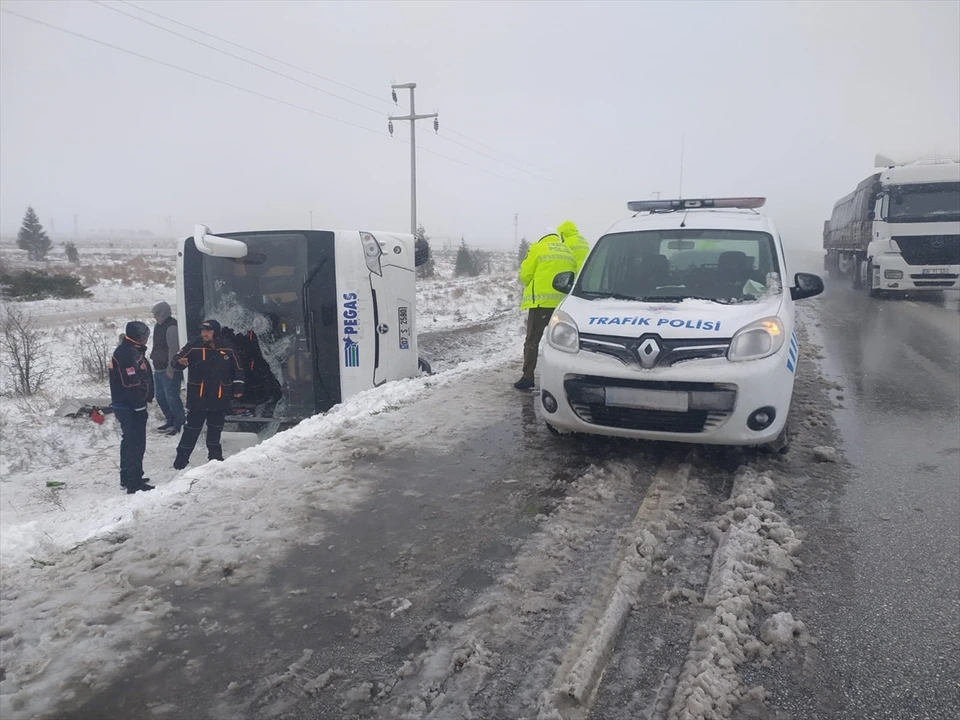 Стала известна личность погибшей в ДТП с туристическим автобусом в Турции 10 апреля 2021. Фото: полиция Турции