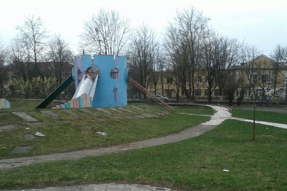 В Володарском районе Брянска в парке культуры и отдыха «Юность» реконструируют концертную площадку. Фото: "Типичный Брянск", vk.com.