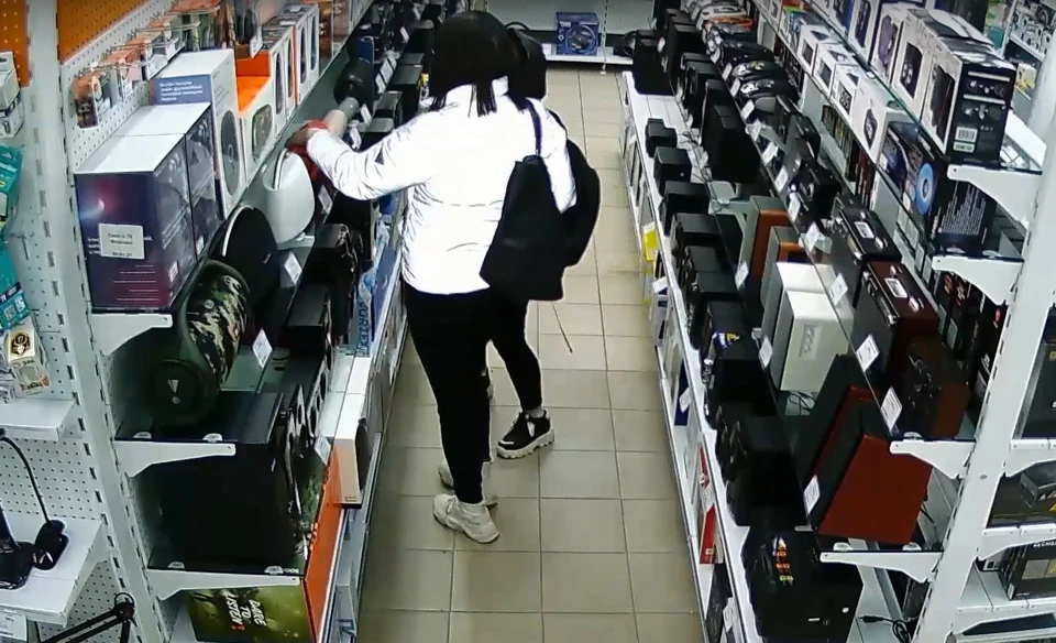 Воры даже не догадывались, что за ними наблюдают. Фото: УМВД России по Омской области