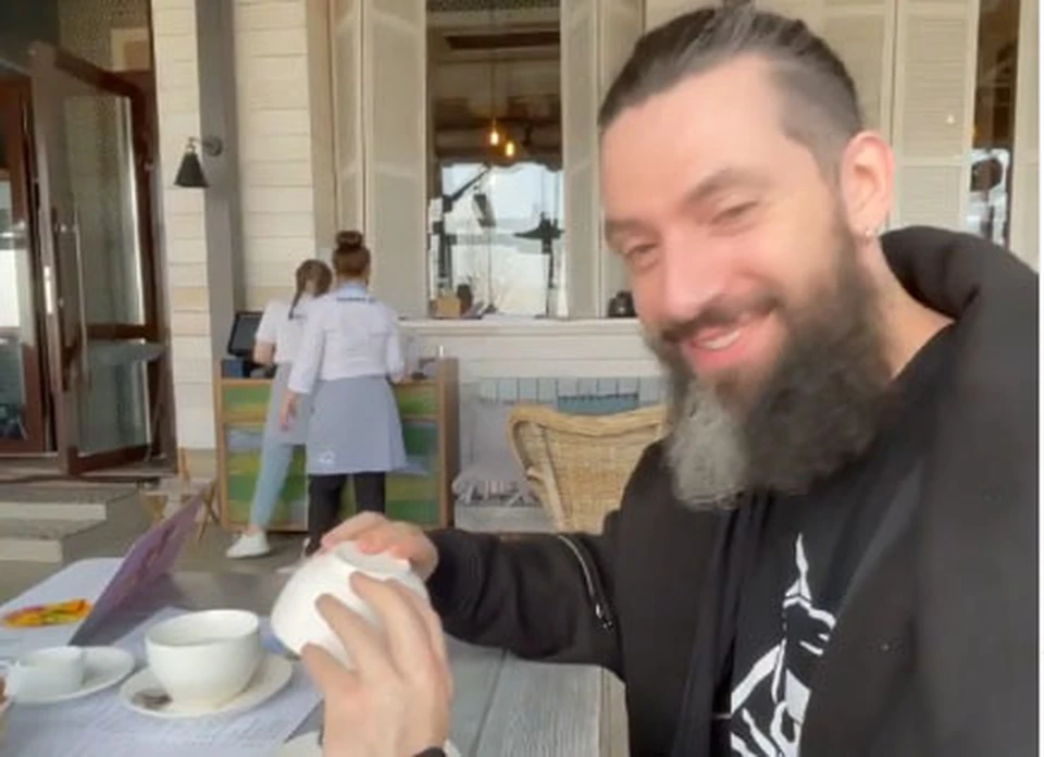 Музыкант продемонстрировал поклонникам настоящую магию. Фото: кадр видео из instagram-аккаунта Бориса Лифшица.