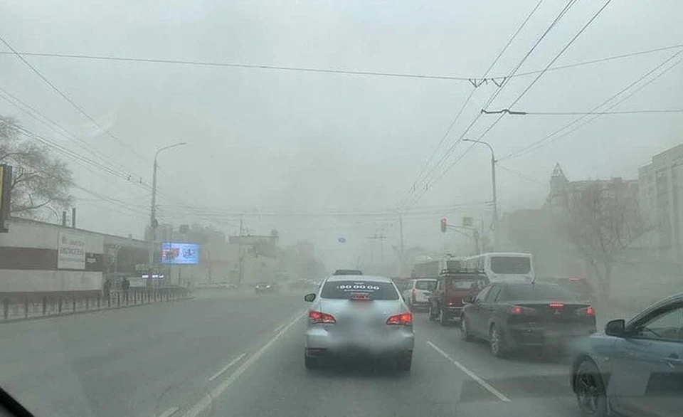 Омск накрыла пылевая буря. Фото: «Аварийный Омск»
