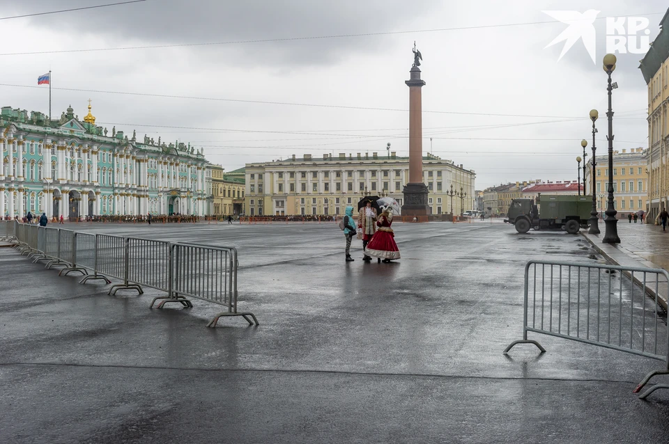 5 ноября спб. Невский проспект Дворцовая площадь. Центр Питера площадь Невского. Дворцовая площадь ,Невский проспект, красная площадь.. Питер в апреле.