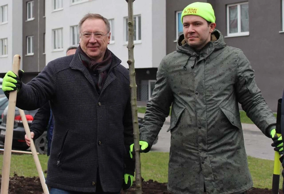 Президент «Мегаполис и партнеры» Евгений Морозов и губернатор Антон Алиханов.