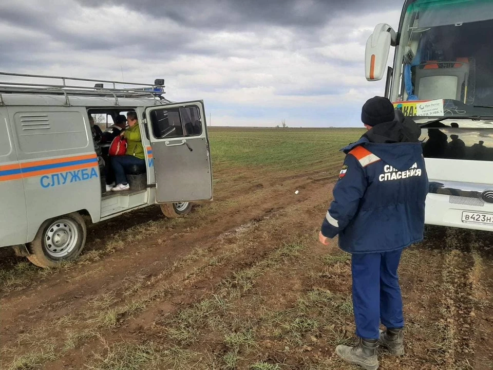 Спас 24. Саратовская область Новоузенский район с Куриловка взрыв газа. Авария в Саратовской области Новоузенский район село Куриловка школа. Региональная эвакуация. Фото автобуса с участниками фестиваля.