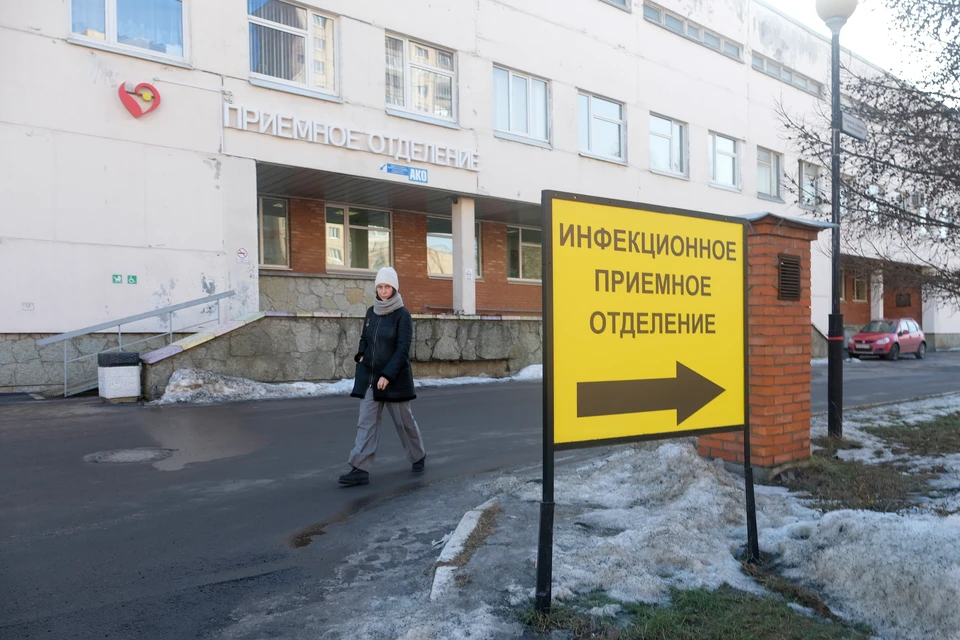 Власти Петербурга все еще не исключают третьей волны эпидемии.