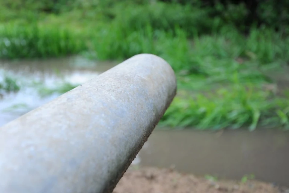 Предприятие при сбрасывании сточных вод в селе Кстинино Кирово-Чепецкого района допустило превышение предельно допустимых концентраций загрязняющих веществ.
