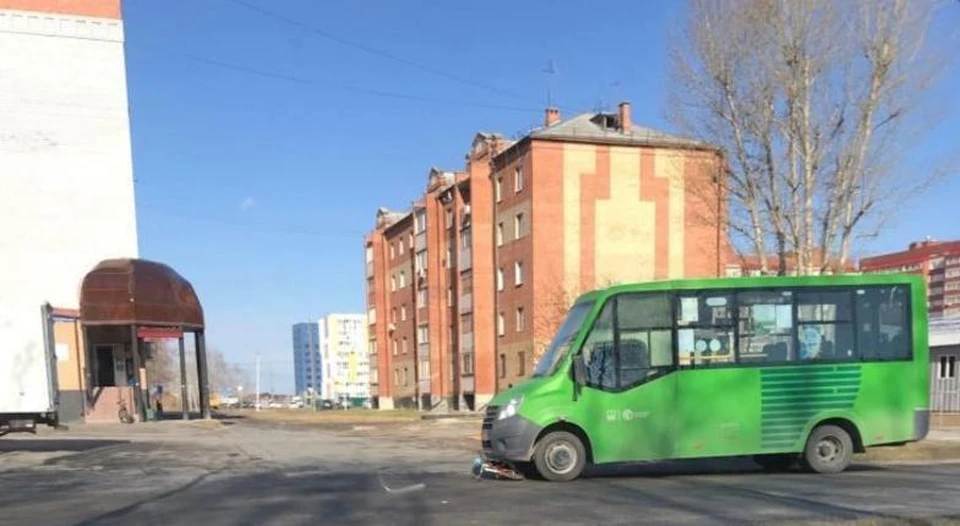 В Тюмени маршрутка на зебре сбила трехлетнего малыша.