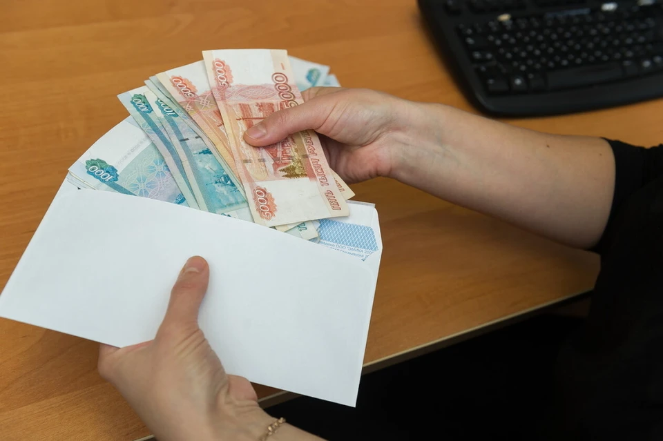 Петербургский бизнесмен задолжал больше 100 млн рублей зарплаты свои подчиненным.