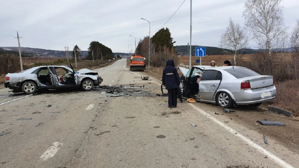 Очевидцев столкновения автомобилей Ауди и Опель разыскивают в Иркутской области