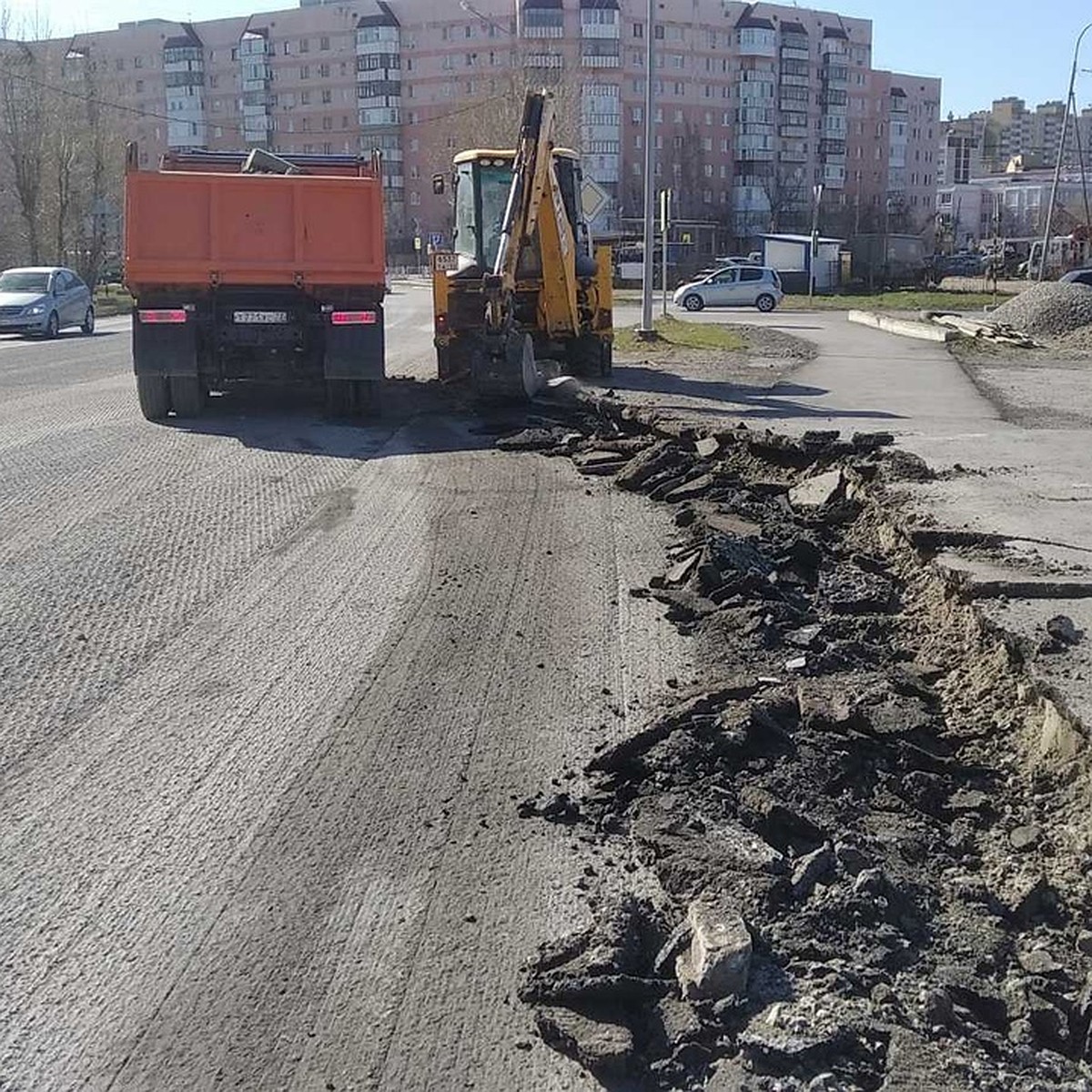 В Тюмени стартовал дорожный ремонт. Начали с улицы Чаплина и Московского  тракта - KP.RU