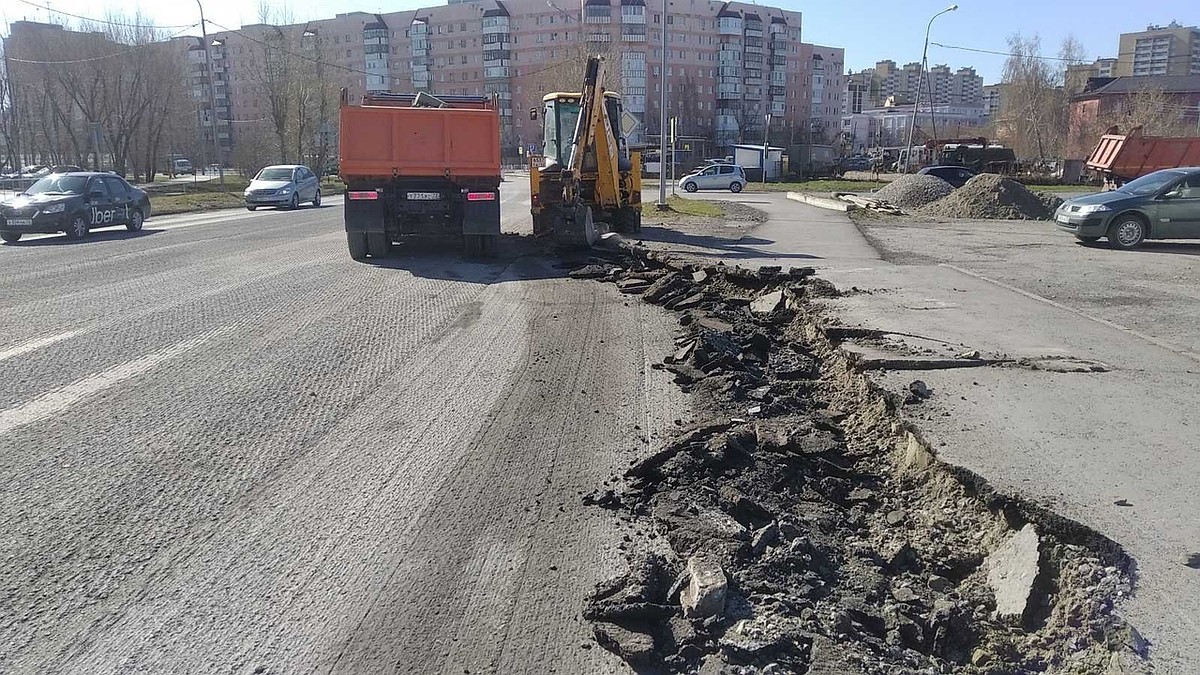 В Тюмени стартовал дорожный ремонт. Начали с улицы Чаплина и Московского  тракта - KP.RU