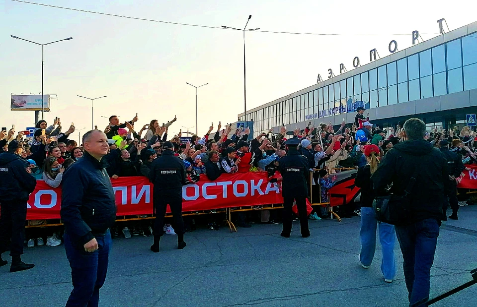 Сотни омичей приехали встречать «королей Востока».