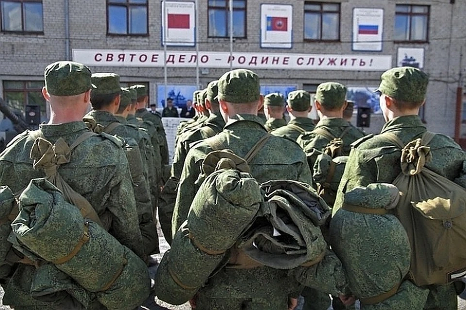 С 1 апреля в России начался весенний призыв в армию, он продлится до 15 июля