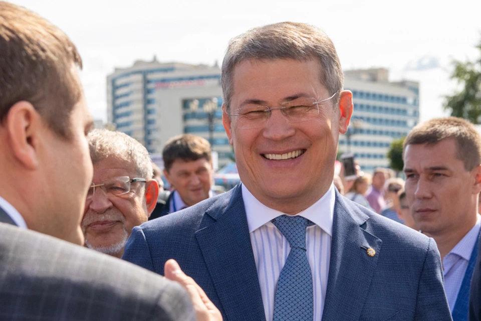Радий Хабиров поздравил жителей республики с первомаем