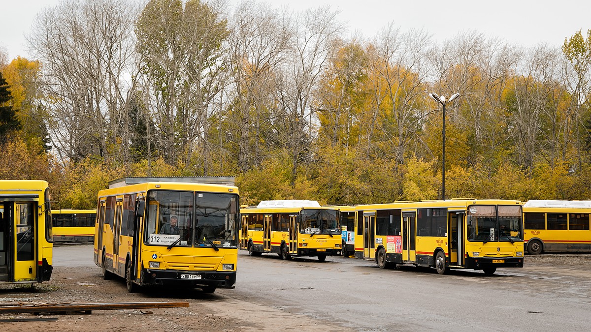 Дополнительные автобусные рейсы до кладбищ запустят 9 и 11 мая в Ижевске -  KP.RU