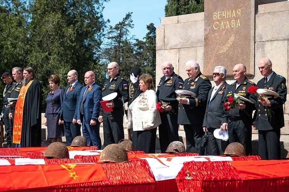 6 мая в Дергачах на мемориальном кладбище произошло захоронение 277 воинов. Фото: sev.gov.ru