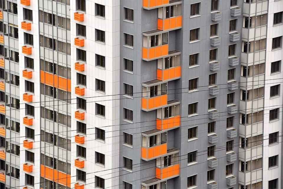 Больше половины россиян не хотят жить в домах выше 12 этажей
