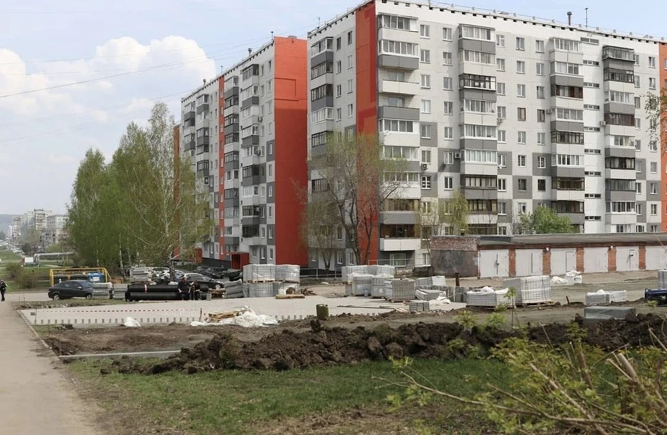 Жителей Кузбасса интересует, кто разрабатывает цветовые решения для покраски домов. Фото: Instagram Илья Середюк.