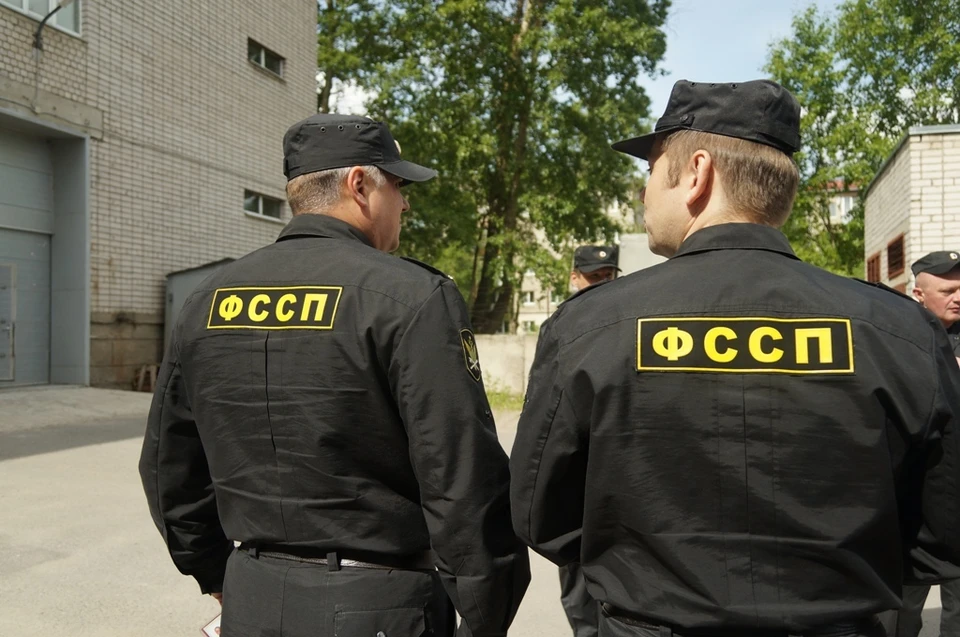 Гагаринские приставы заставили отца выплатить долг по алиментам. Фото: УФССП России по Смоленской области.