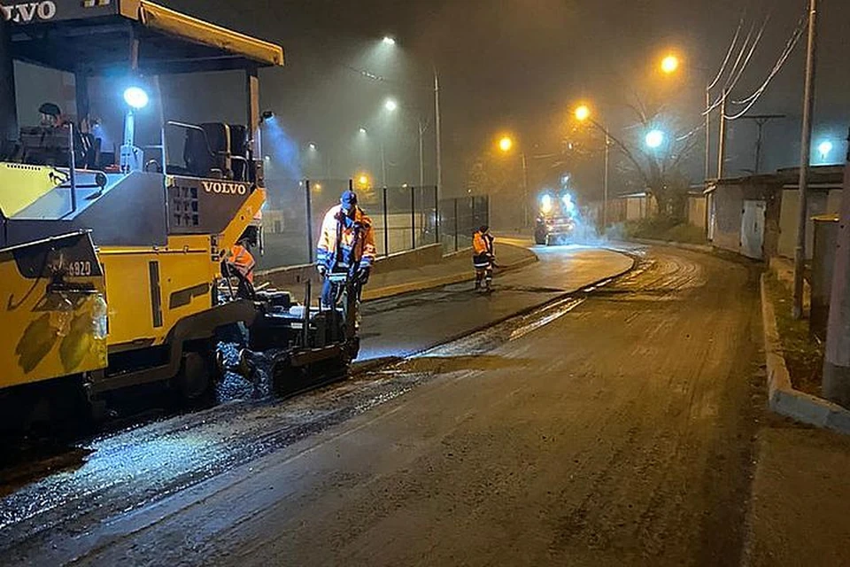 Дорожная техника будет работать на улицах Владивостока ночью. Фото: МКУ «Содержание городских территорий».