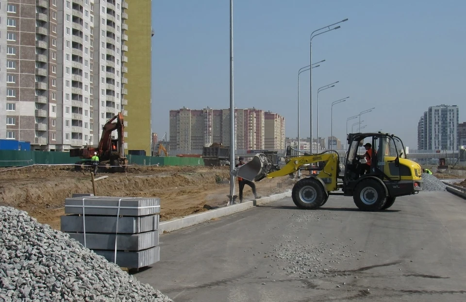 В новых районах Тюмени строят дороги.