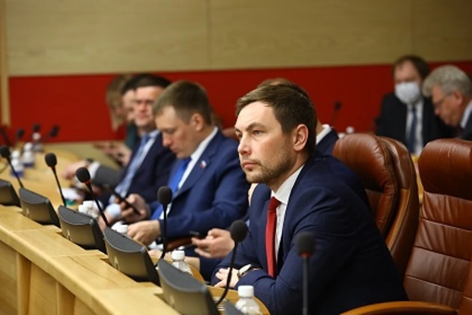 Предельный возраст молодежи в Приангарье увеличен до 35 лет.