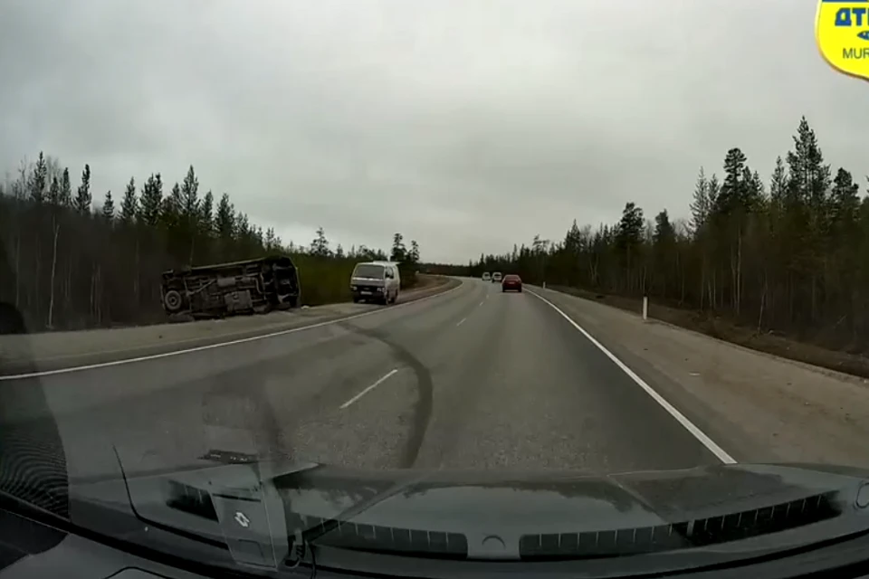 По факту аварии проводится проверка. Фото: vk.com/murmansk_dtp