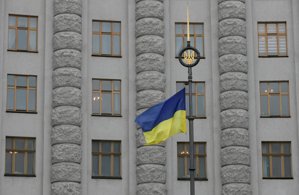 У суда в Киеве начались столкновения националистов со сторонниками Медведчука