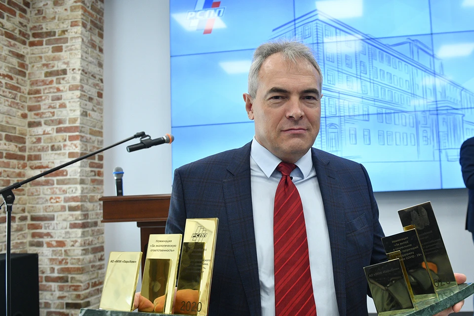 Председатель совета директоров компании «ЕвроХим» Игорь Нечаев получил сразу 2 награды конкурса «Лидеры российского бизнеса».
