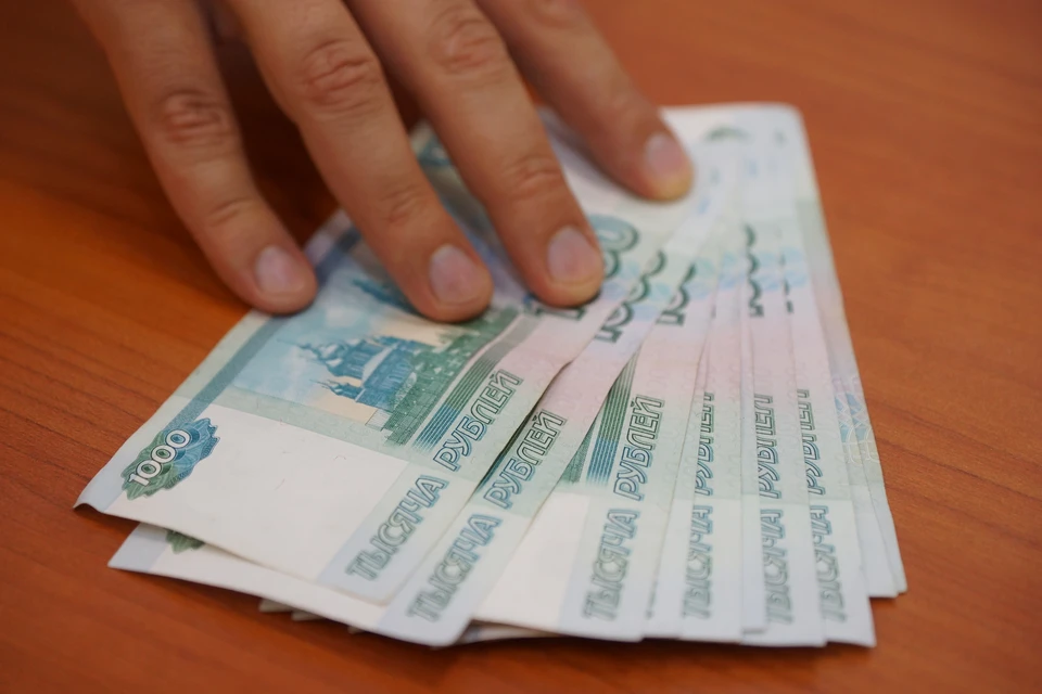 Омичка переплатила за электричество более 3 тысяч рублей.