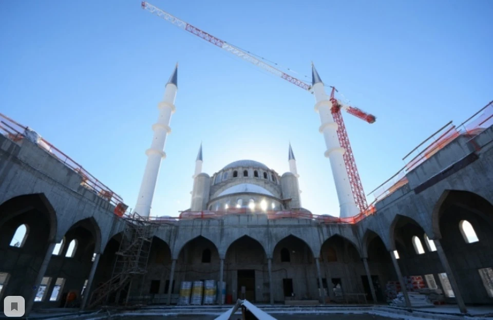 С 2015 года ведется стройка Симферопольской соборной мечети. Фото: ЦРО ДУМ Крыма.