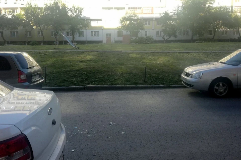 Полиция сейчас выясняет, с какой скоростью двигался автомобиль и отвлекался ли водитель от дороги